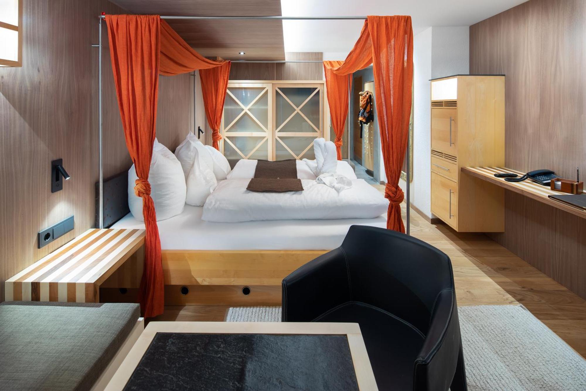 Hotel Goldener Adler - Im Sommer Silvretta Card Premium Inkludiert Ischgl Exterior photo