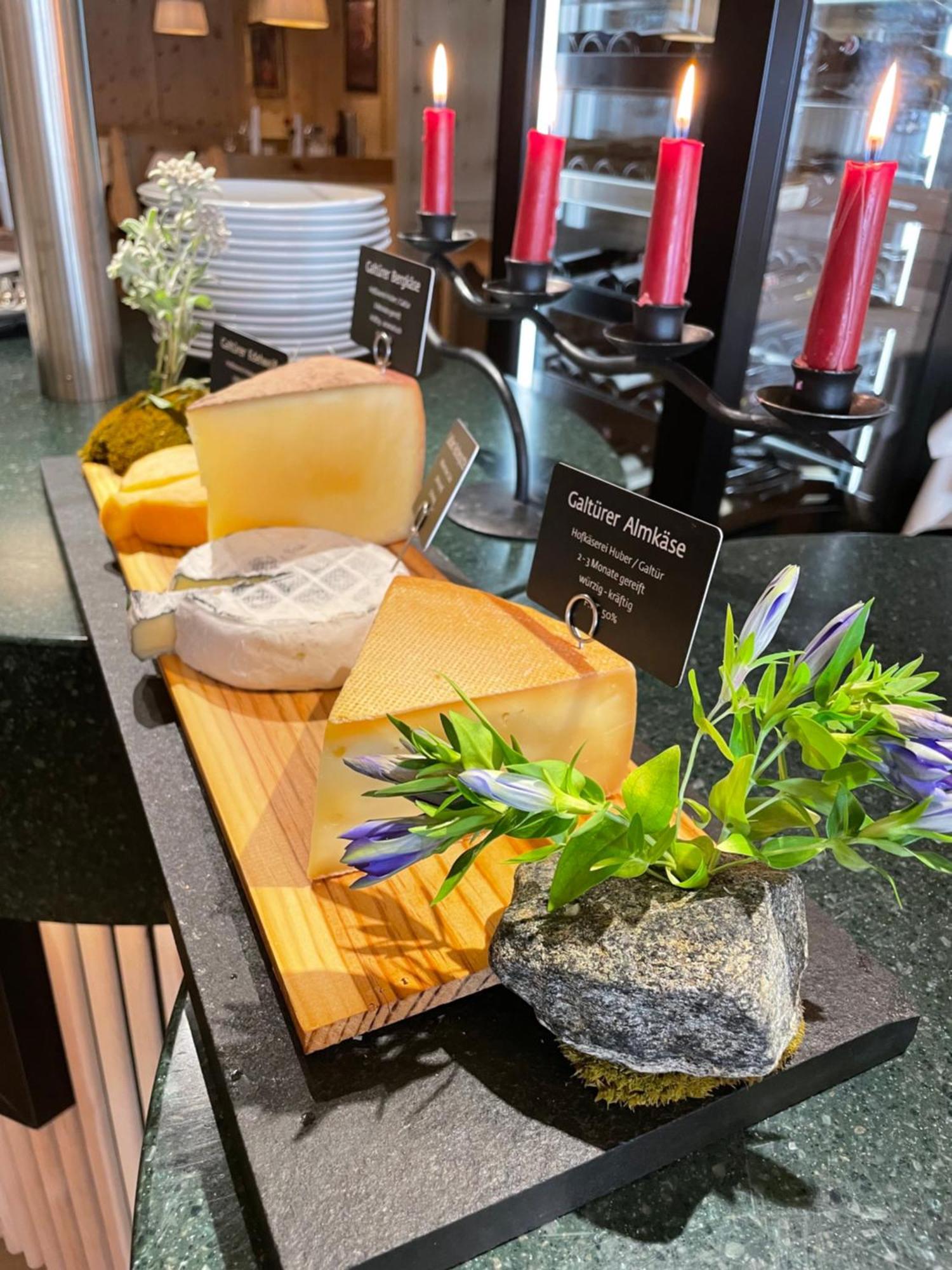 Hotel Goldener Adler - Im Sommer Silvretta Card Premium Inkludiert Ischgl Exterior photo
